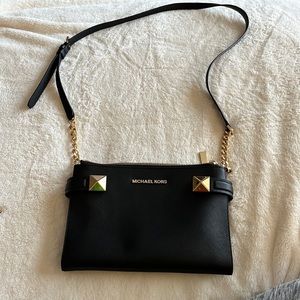 Michael Kors Cross Body purse